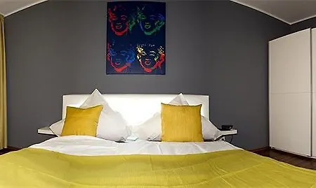 First Domizil Apartamento Colonia