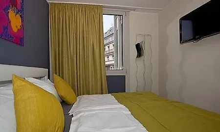 First Domizil Apartamento