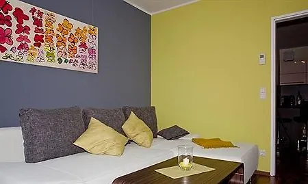 First Domizil Apartamento